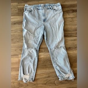 Good American Good Curve Light Wash Jeans